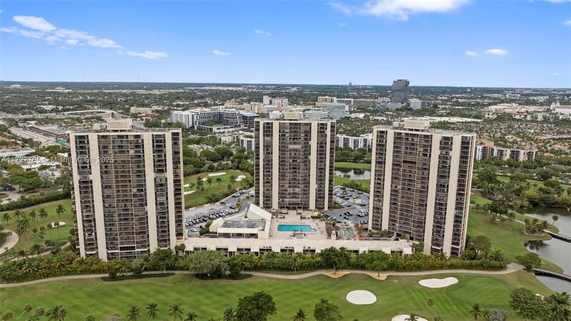 Picture of 20301 W Country Club Dr, Aventura FL 33180