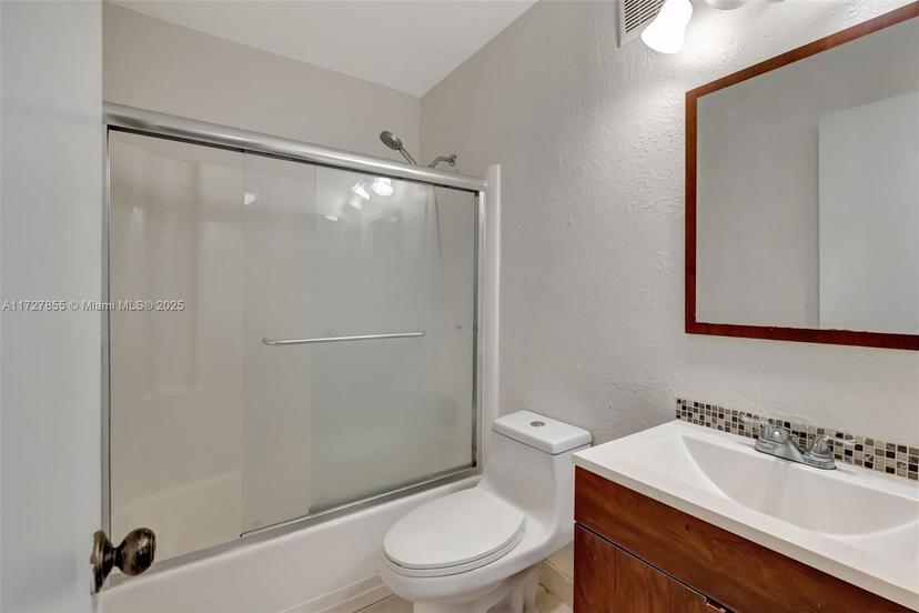 Picture of 457 NE 210Th Ter # 457, Miami FL 33179