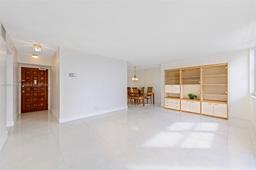 Picture of 430 Golden Isles Dr # 707, Hallandale Beach, FL 33009