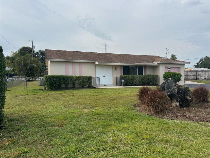 Picture of 1920 Laurel Ln, Lake Clarke Shores FL 33406