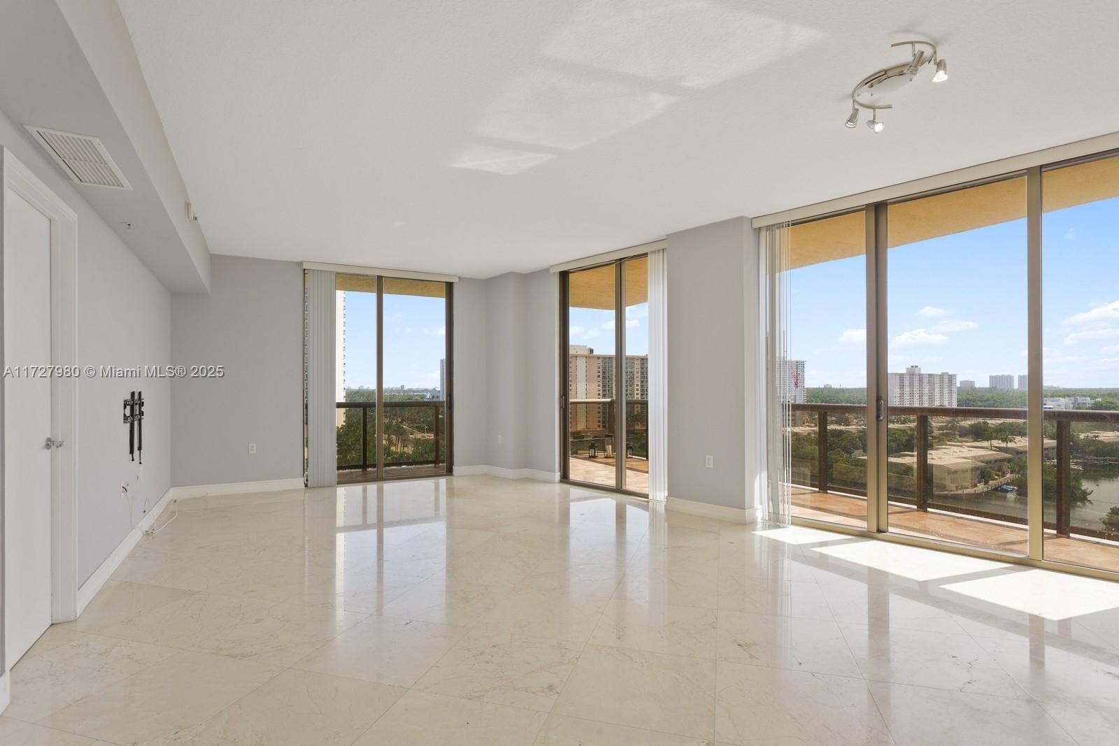 Picture of 16275 Collins Ave # 904, Sunny Isles Beach, FL 33160
