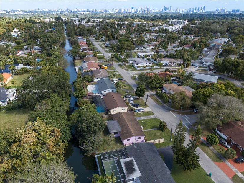 Picture of 14710 S Spur Dr, Miami FL 33161