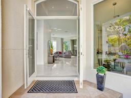Picture of 530 Coconut Palm Ter, Plantation, FL 33324