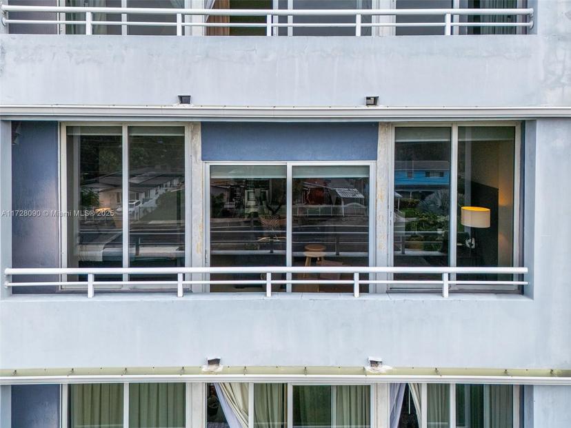 Picture of 3250 Grand Ave # 409, Miami FL 33133