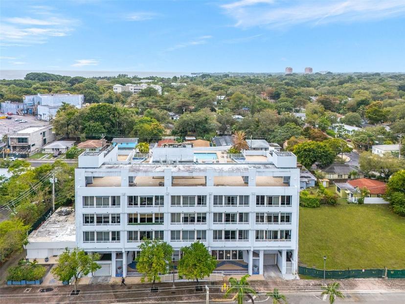 Picture of 3250 Grand Ave # 409, Miami FL 33133