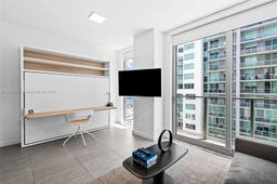 Picture of 227 NE 2Nd St # 2911, Miami, FL 33132