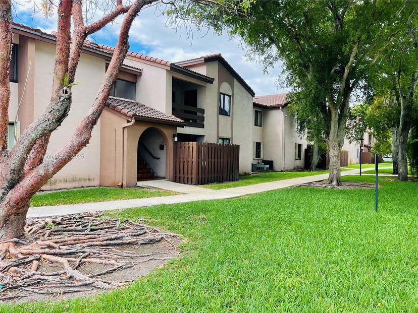 Picture of 8999 SW 123Rd Ct # 212, Miami FL 33186
