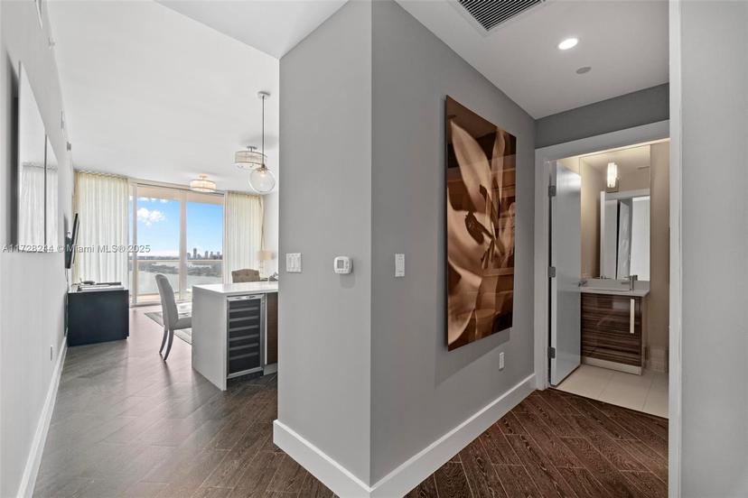 Picture of 2020 N Bayshore Dr # 2508, Miami FL 33137