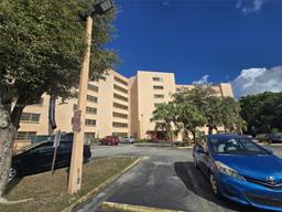 Picture of 9688 Fontainebleau Blvd # 409, Miami, FL 33172