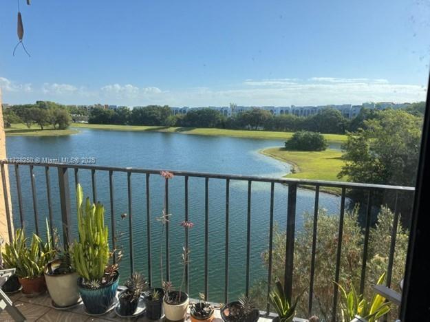 Picture of 9688 Fontainebleau Blvd # 409, Miami, FL 33172