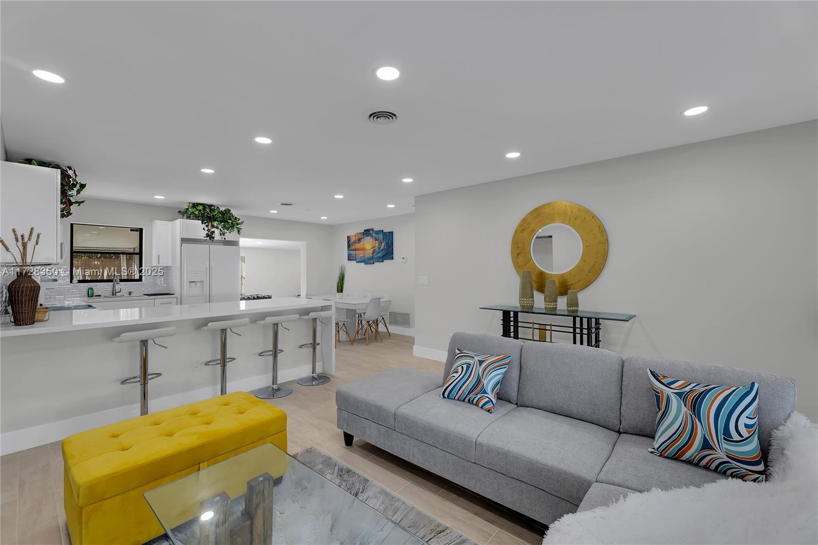 Picture of 301 SE 1St Ter, Pompano Beach, FL 33060