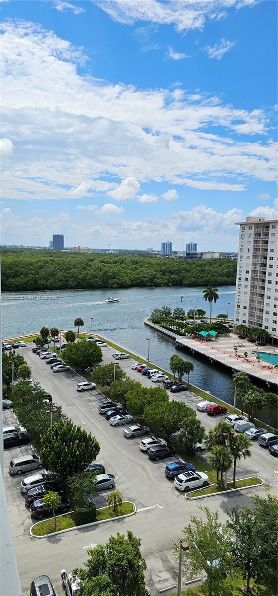 Picture of 500 Bayview Dr # 1117, Sunny Isles Beach, FL 33160