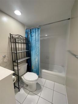 Picture of 3001 S Ocean Dr # 1435, Hollywood, FL 33019