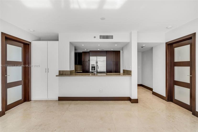 Picture of 540 Brickell Key Dr # 1021, Miami FL 33131