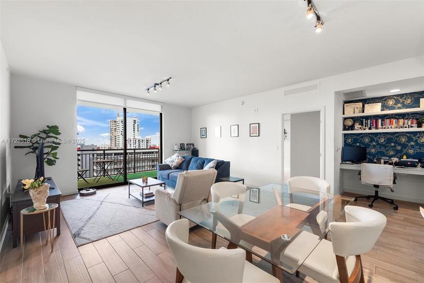 Picture of 999 SW 1St Ave # 1405, Miami FL 33130