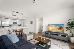 Picture of 999 SW 1St Ave # 1405, Miami, FL 33130