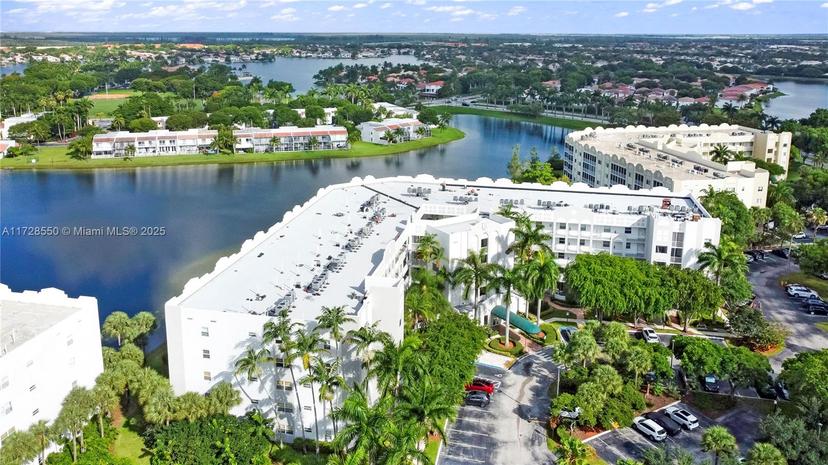 Picture of 10750 NW 66Th St # 413, Doral FL 33178