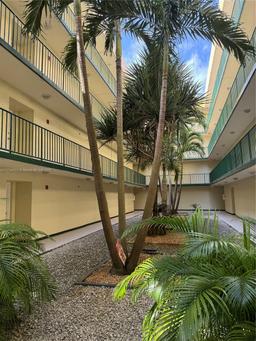 Picture of 8320 NW 8Th St # 313, Miami, FL 33126