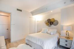 Picture of 55 SW 9Th St # 3802, Miami, FL 33130