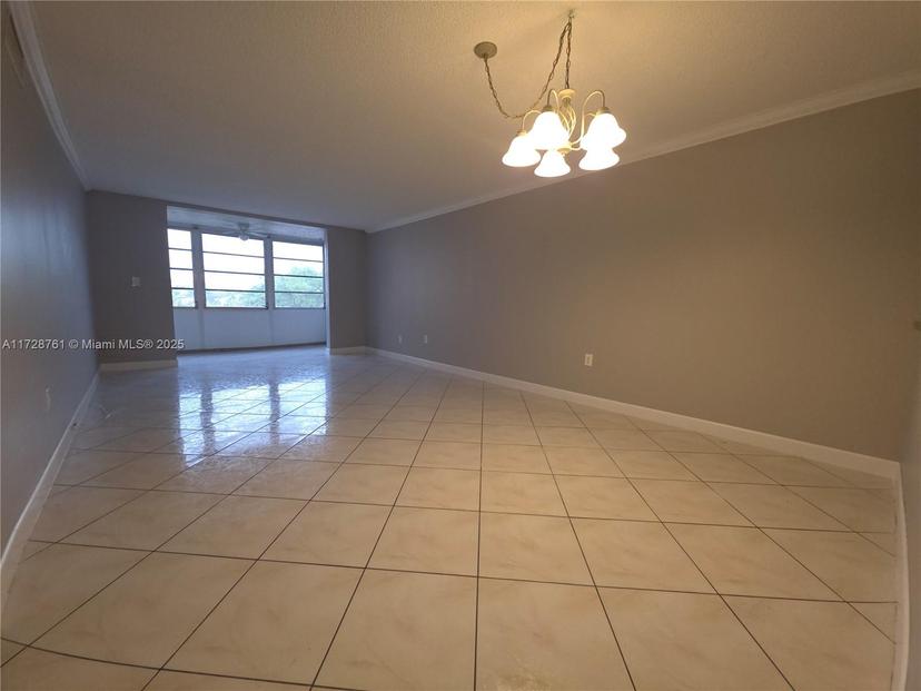 Picture of 2840 Somerset Dr # 318M, Lauderdale Lakes FL 33311