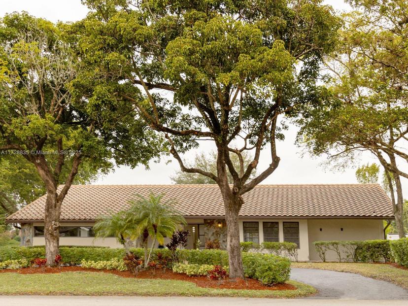 Picture of 8491 Gatehouse Rd, Plantation FL 33324