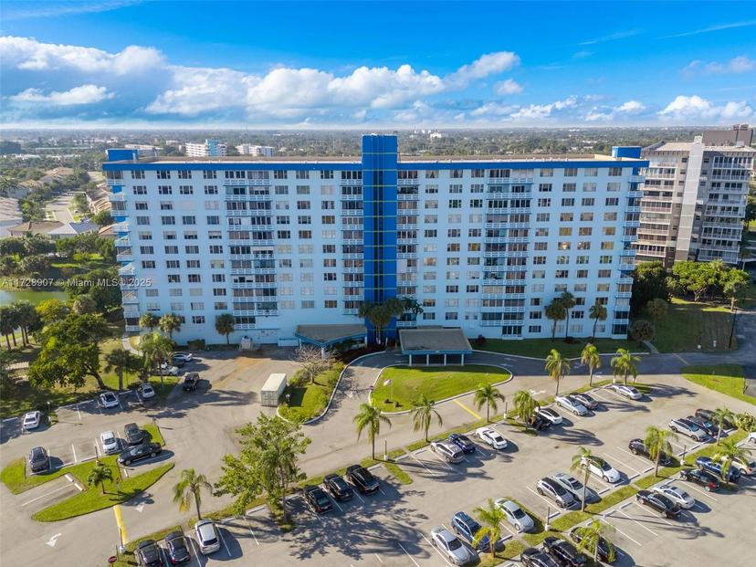 Picture of 4001 Hillcrest Dr # 812, Hollywood FL 33021