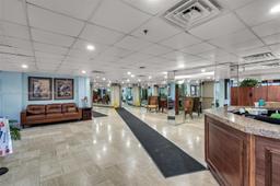 Picture of 4001 Hillcrest Dr # 812, Hollywood, FL 33021