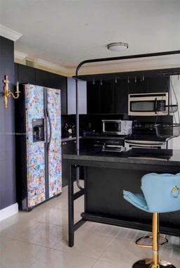 Picture of 1000 Parkview Dr # 1025, Hallandale Beach, FL 33009