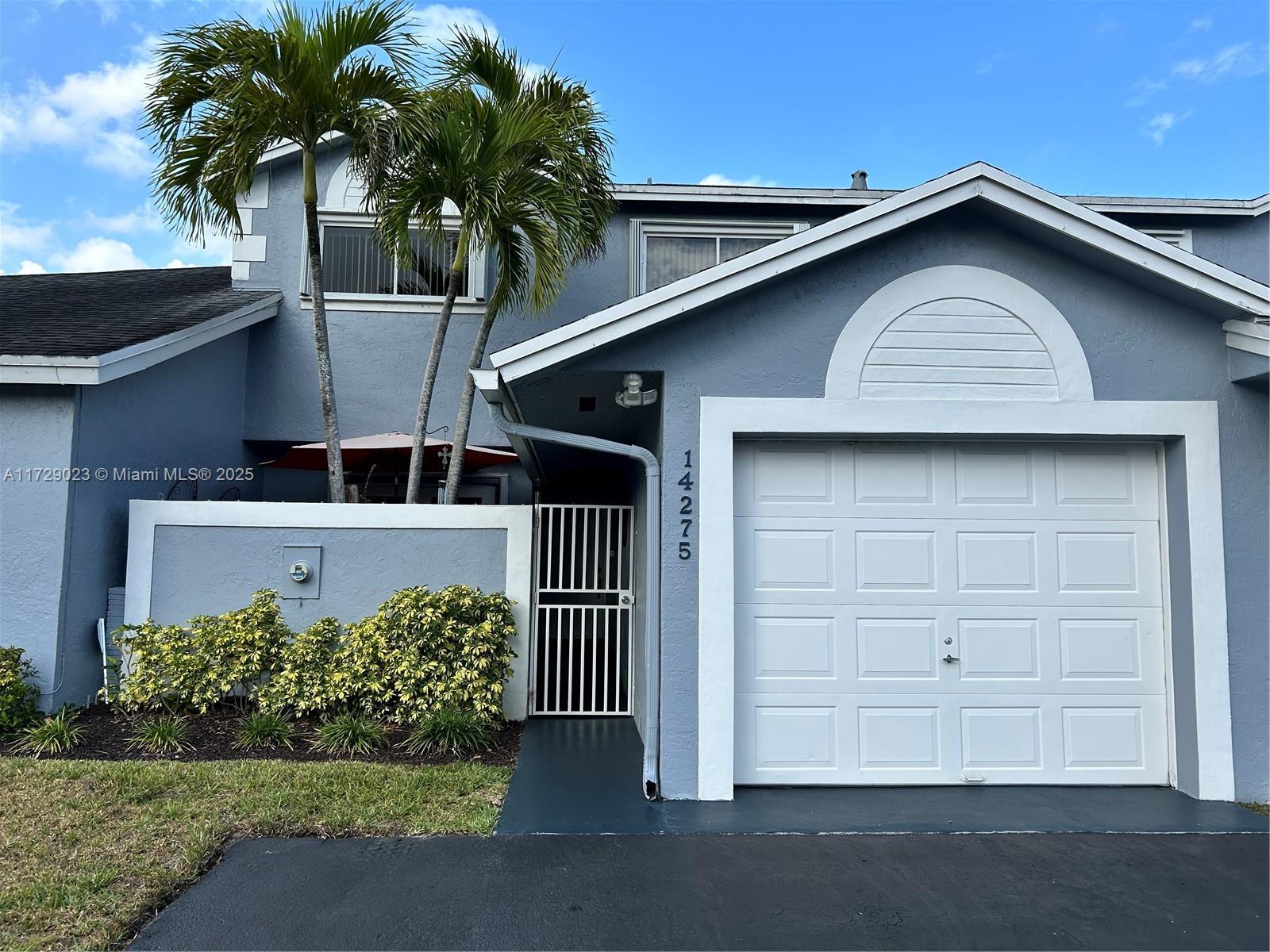 Picture of 14275 SW 96Th Ter # 14275, Kendall, FL 33186