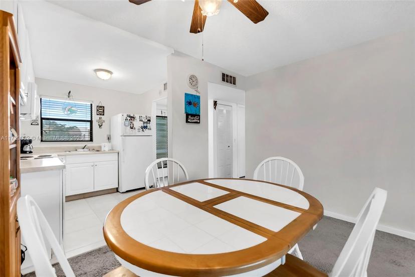 Picture of 10466 Sunrise Lakes Blvd # 305, Sunrise FL 33322