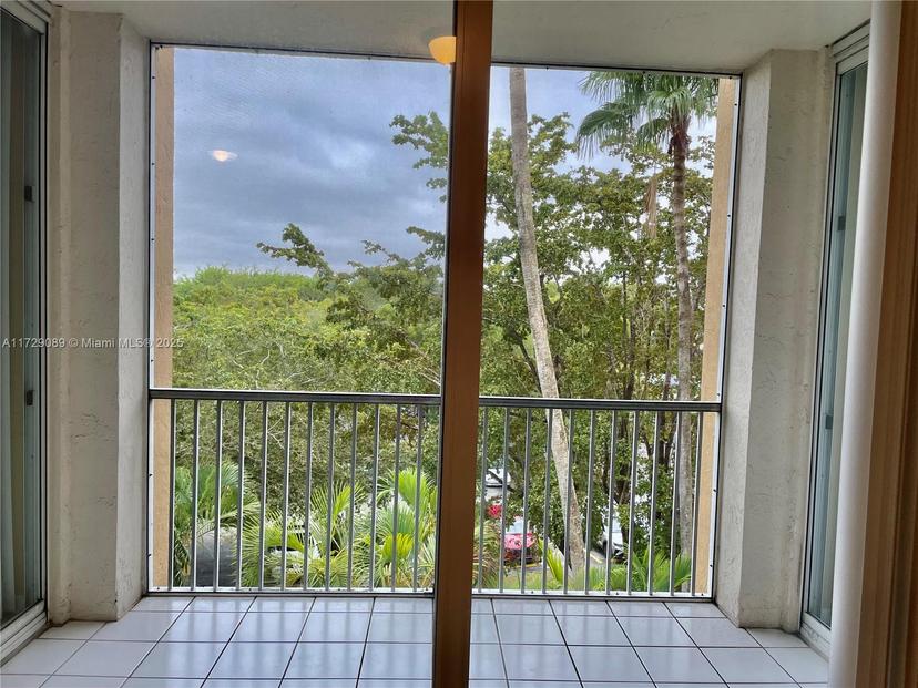Picture of 9805 NW 52Nd St # 411, Doral FL 33178