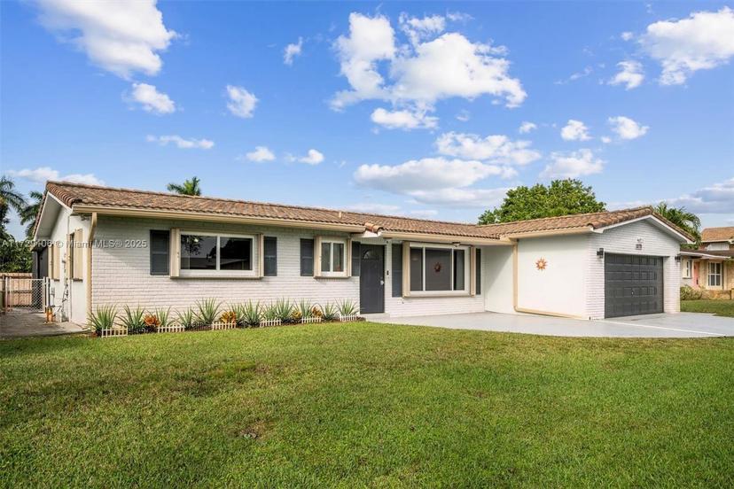 Picture of 2070 NW 84Th Ter, Pembroke Pines FL 33024
