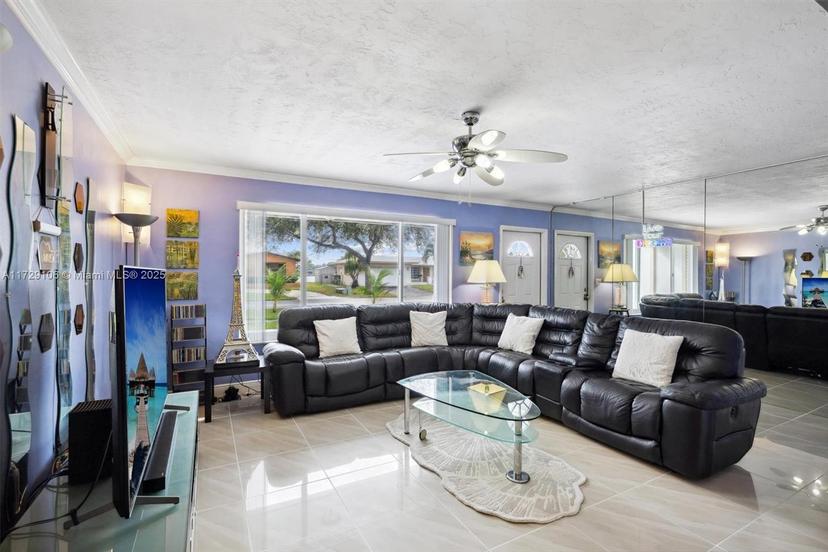 Picture of 2070 NW 84Th Ter, Pembroke Pines FL 33024