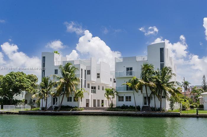 Picture of 1975 Calais Dr # 5, Miami Beach, FL 33141