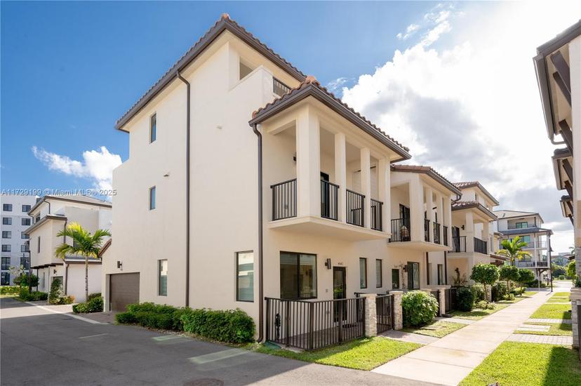 Picture of 4542 NW 83Rd Psge # 4542, Doral FL 33166
