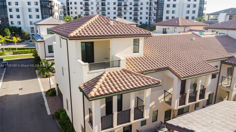 Picture of 4542 NW 83Rd Psge # 4542, Doral FL 33166