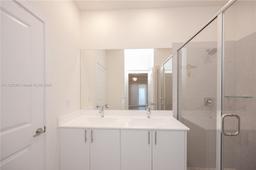 Picture of 4542 NW 83Rd Psge # 4542, Doral, FL 33166