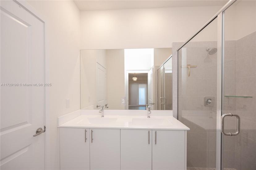 Picture of 4542 NW 83Rd Psge # 4542, Doral FL 33166