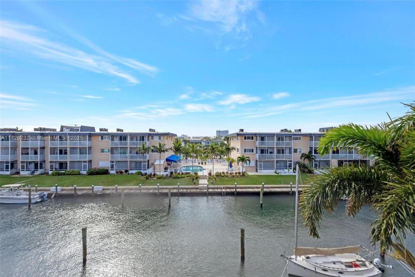 Picture of 124 Shore Ct # 303, North Palm Beach FL 33408