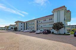 Picture of 124 Shore Ct # 303, North Palm Beach, FL 33408