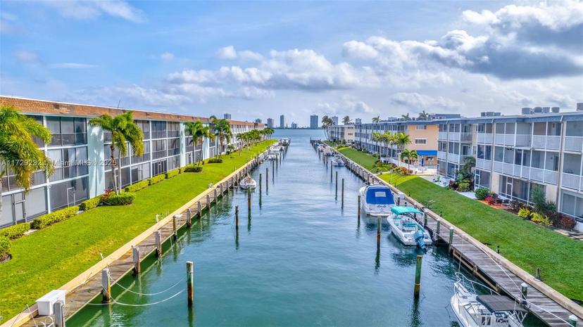 Picture of 124 Shore Ct # 303, North Palm Beach FL 33408