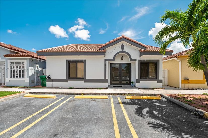 Picture of 9046 NW 121St Ter # 90, Hialeah Gardens FL 33018
