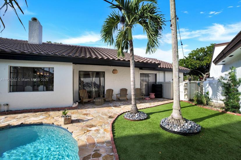 Picture of 17522 NW 62Nd Pl N, Hialeah FL 33015
