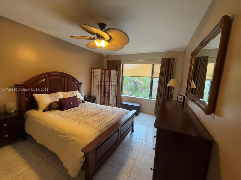 Picture of 6010 S Falls Cir Dr # 304, Lauderhill FL 33319
