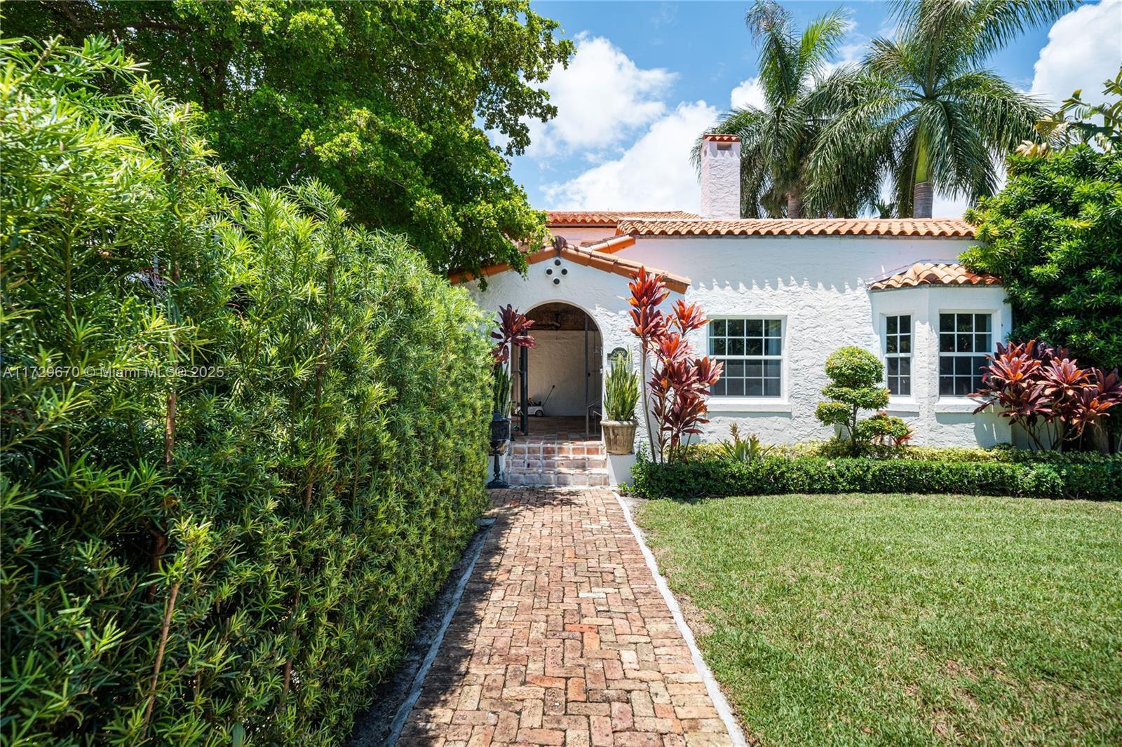 Picture of 2424 Prairie Ave, Miami Beach, FL 33140