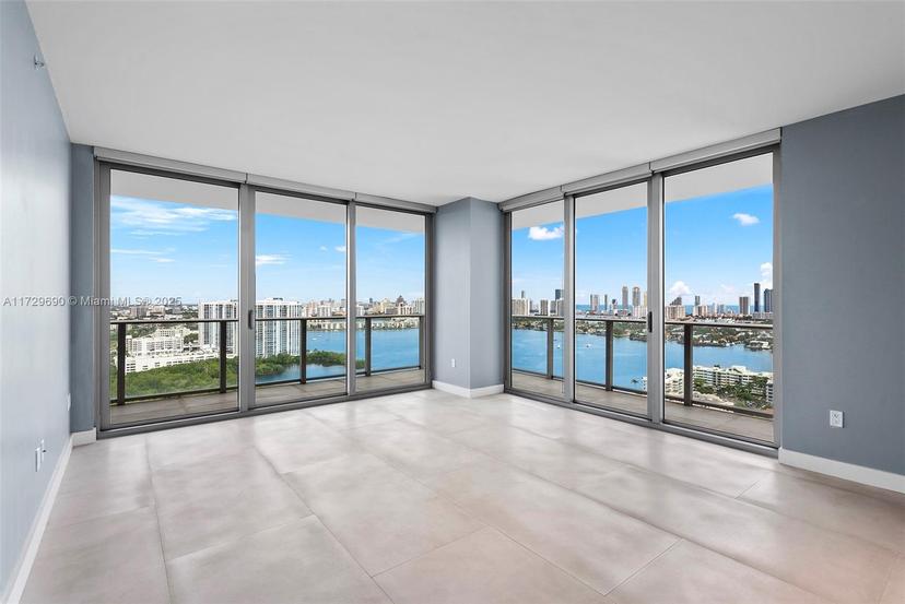Picture of 16385 Biscayne Blvd, North Miami Beach FL 33160