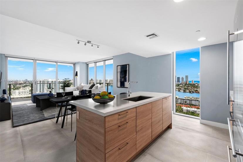 Picture of 16385 Biscayne Blvd, North Miami Beach FL 33160