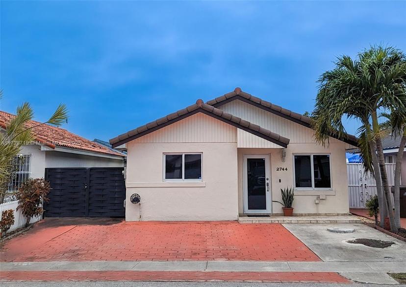 Picture of 2744 W 74Th Ter, Hialeah FL 33016