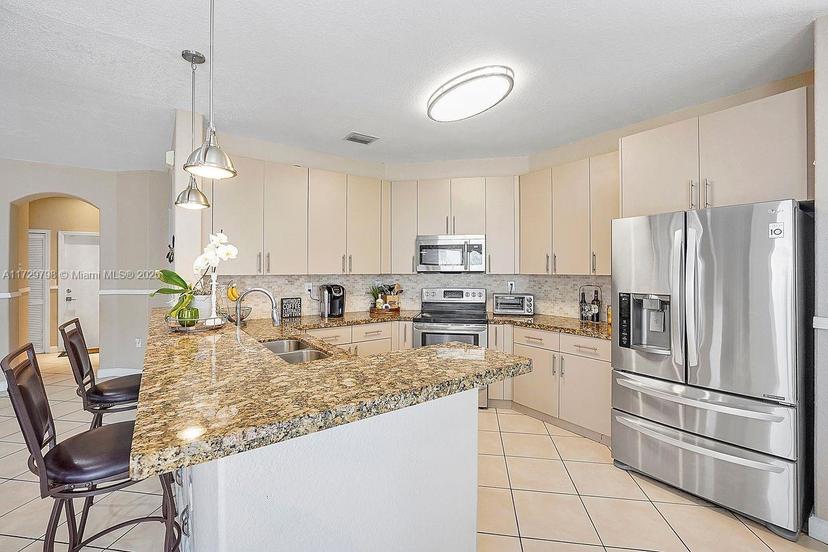 Picture of 954 SW 145Th Ct, Miami FL 33184