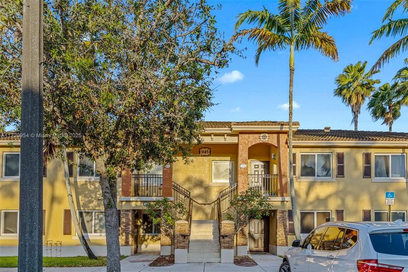 Picture of 945 NE 34Th Ave # 103, Homestead FL 33033